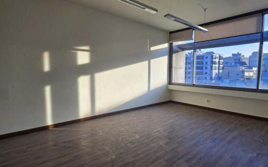 office/clinic for rent in Ain el Remmaneh Baabda