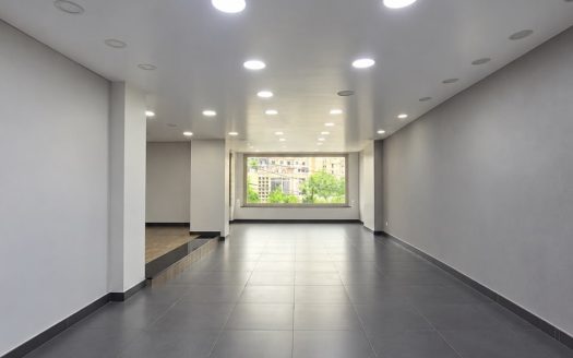 Shop for rent in Jdaideh